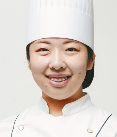 中𠮷 朋美