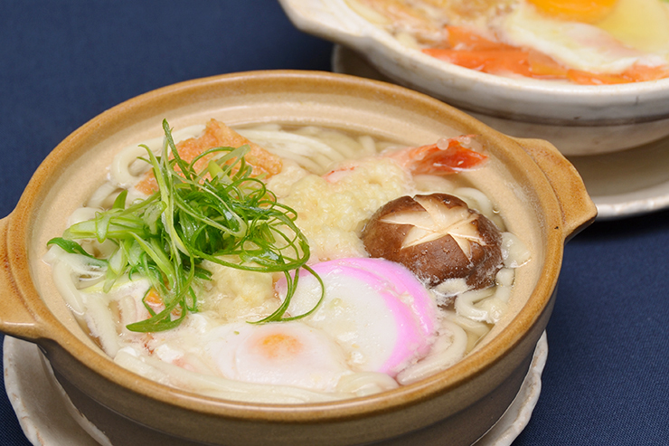 鍋焼きうどんでがんす | 広島酔心調理製菓専門学校