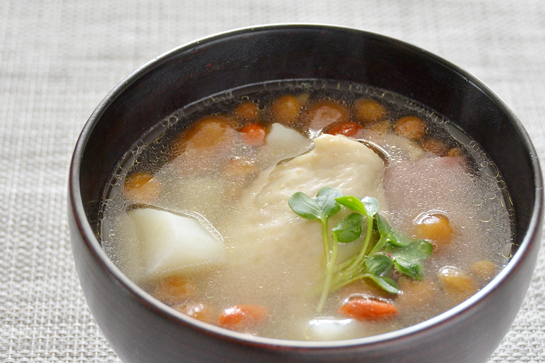 長芋と鶏肉の煮込みスープ