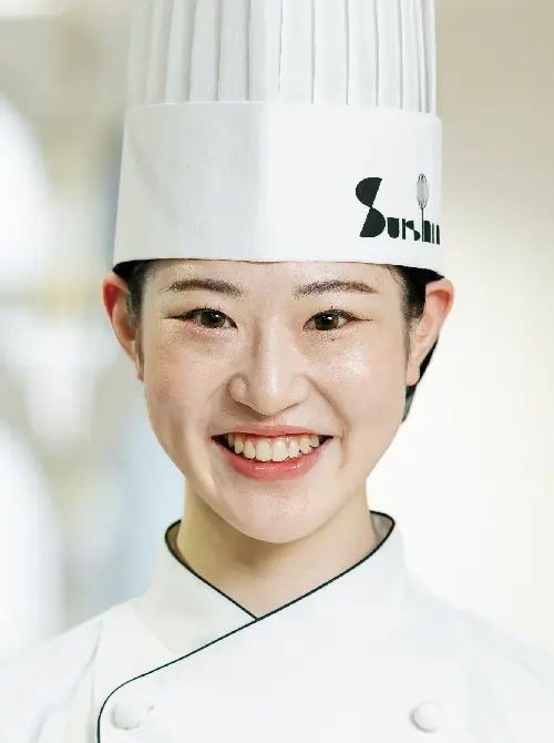 山中 利菜