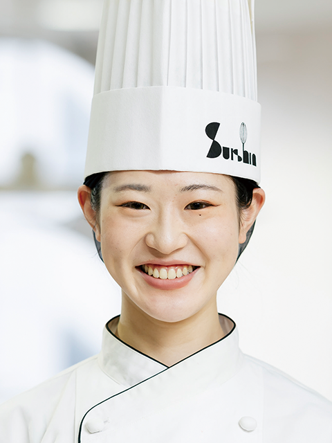 山中 利菜