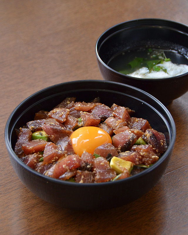 漬けカツオの月見丼&ふわふわ卵白スープ